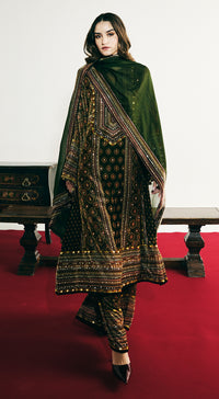 Green Velvet Embroidered Kurta Set