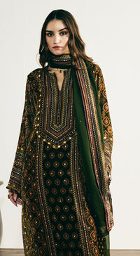 Green Velvet Embroidered Kurta Set