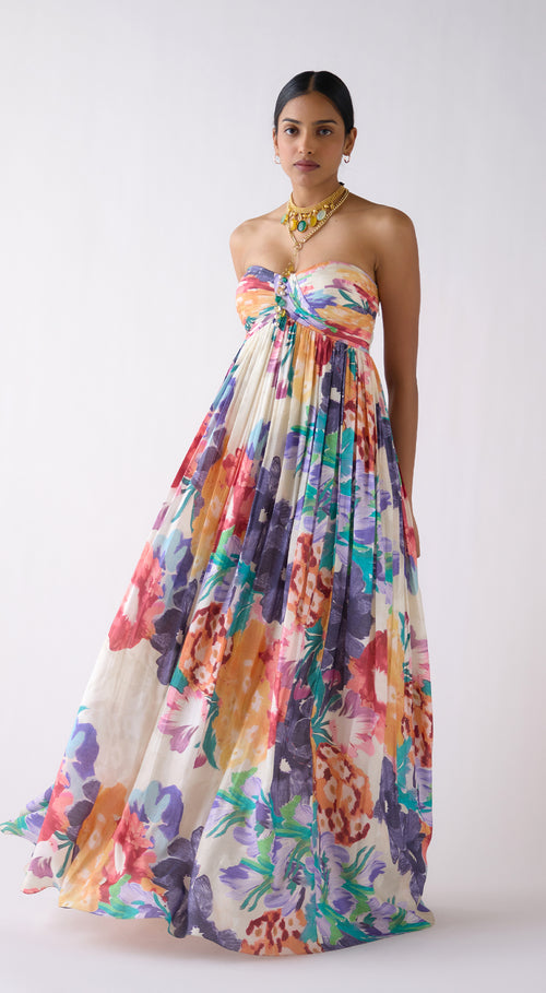 Designer Ethnic Dresses For Women at Basanti Kapde Aur Koffee! Shop Now ...