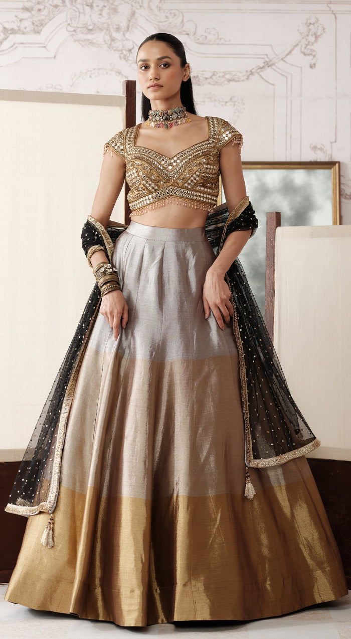 THE ROYAL GOLD OMBRE LEHENGA SET